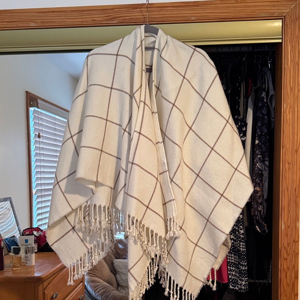 Abercrombie & Fitch White and Brown Plaid Poncho
